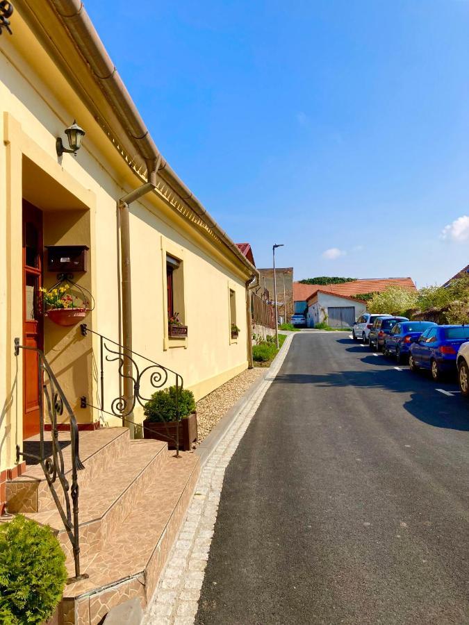Guesthouse Mikulas Mikulov - Free Parking In The City Center Ngoại thất bức ảnh
