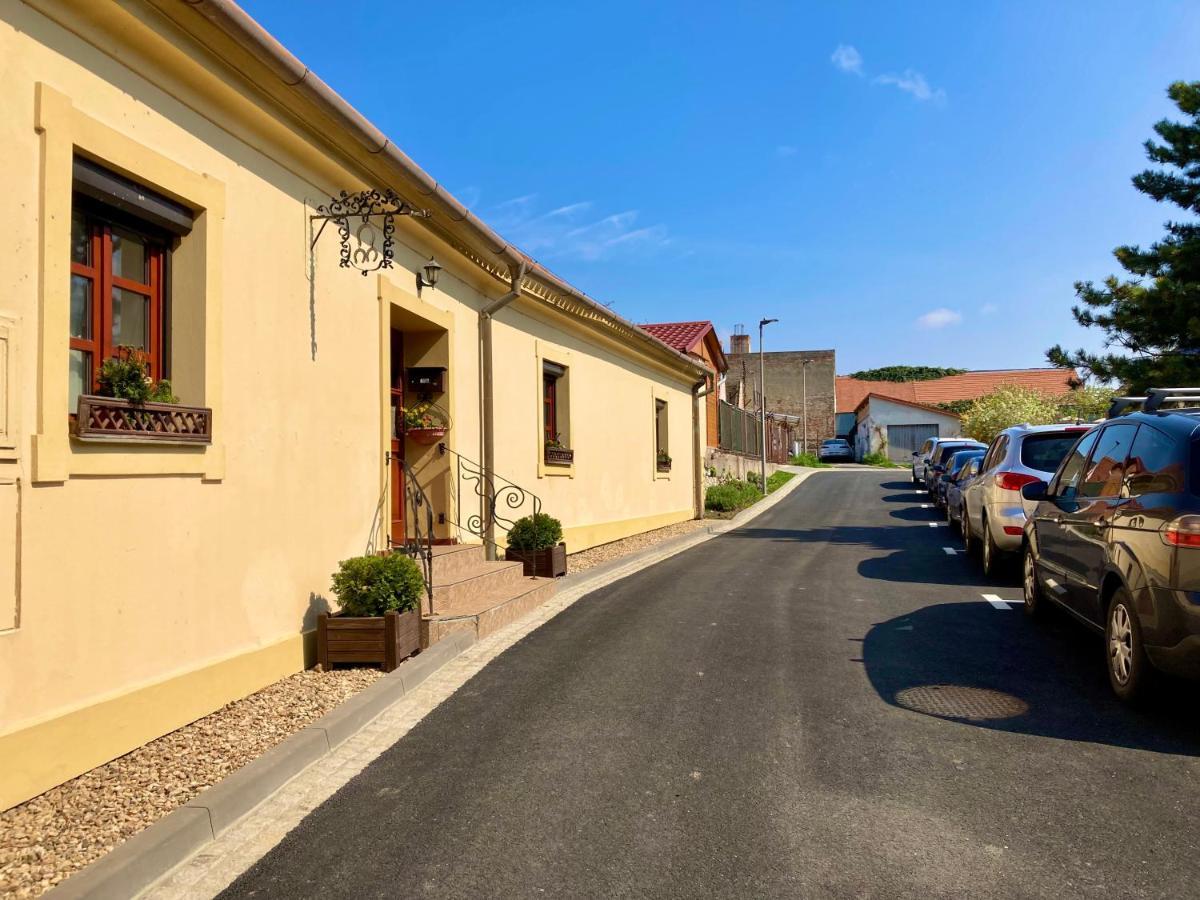 Guesthouse Mikulas Mikulov - Free Parking In The City Center Ngoại thất bức ảnh
